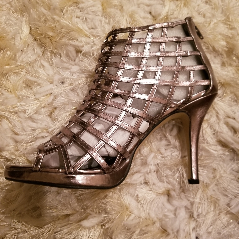 Shoes - Picture 6 of 6
